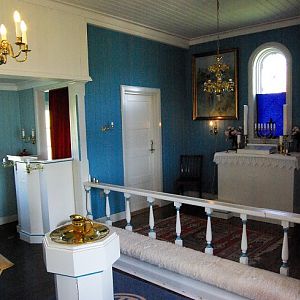 Qassiarsuk Church, Inside
