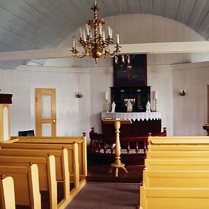 V7 Bøur Church