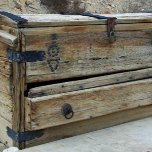 Chest used to store stock for tourists, Chebika