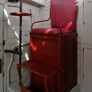 Lézard Rouge, guard's seat
