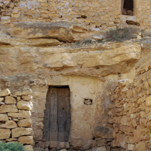 Chenini - entrance to ghorfa