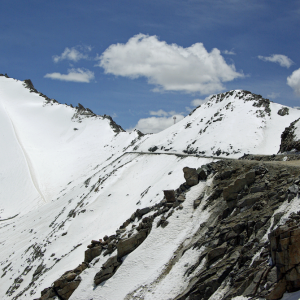 Approaching the summit at Kardung La Pass