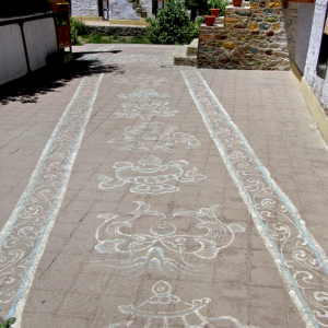 Symbols on path at Sankar Gompa