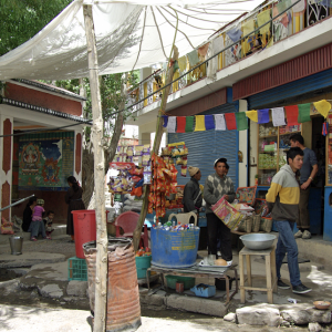Souvenir shops on the way to Alchi Choshkar