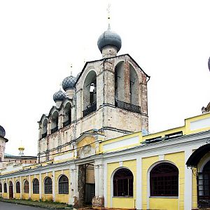 Rostov Veliky, Trading Arches with the Cathedral belfry