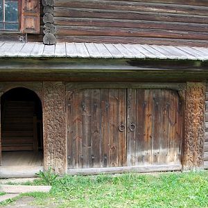 Kostroma, Museum of Wooden Architecture, prosperous family home - stable doorway