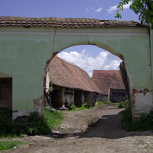 Viscri - gateway and yard