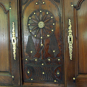 Manoir de Kérazan, kitchen cupboard