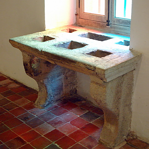 Manoir de Kernault, dish warmer