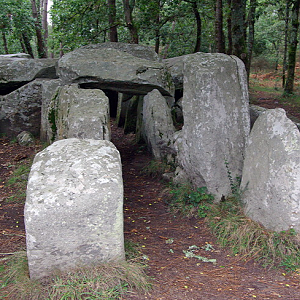 Dolmen de Mané Croc'h near Crucuno