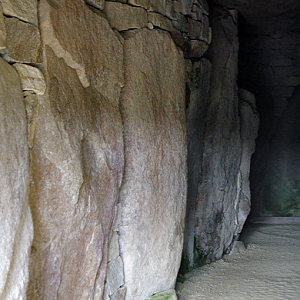 Dolmen de la Table des Marchands, Locmariaquer - pasageway