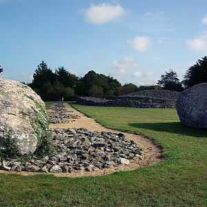 Le Grand Menhir Brisé, Locmariaquer and remains smaller menhirs