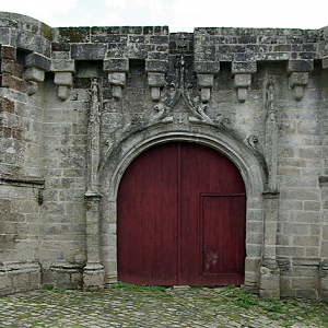 Guémené-sur-Scorff - town gate