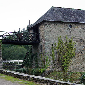 Les Forges des Salles, bridge to furnace