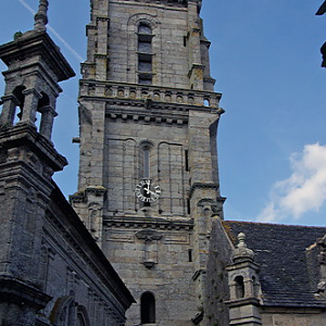 Lampaul-Guimiliau church