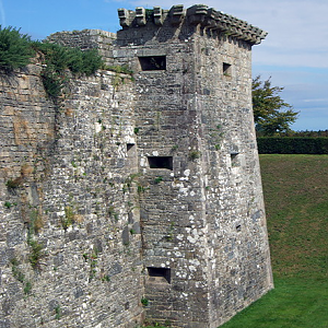 Château de Kerjean, tower and dry ditch
