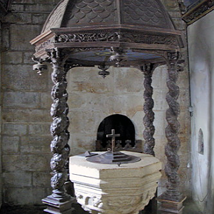 Ploujean church, font