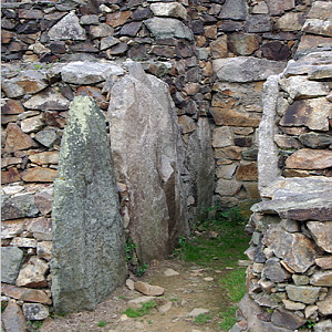 Cairn de Barnenez, blocked entrance passage