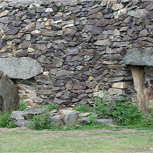 Cairn de Barnenez, blocked passageways