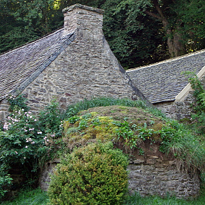 Moulins de Kerouat outshot oven of bakehouse