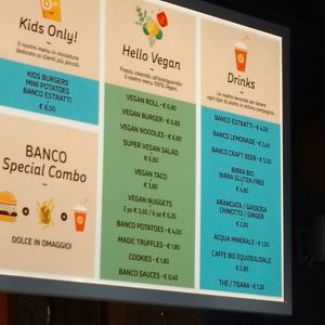Lots of vegan food options here