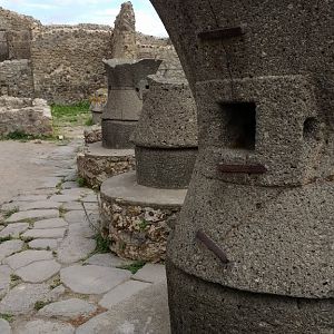 Pompeii bakery