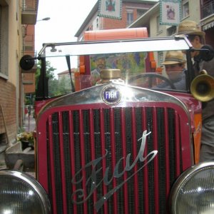 Vintage tractor in the Gran Sagra parade