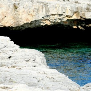 ognina grotto.jpg