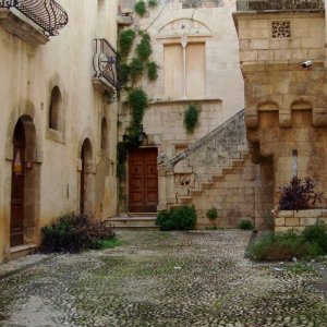 ortigia cortile w scala.jpg