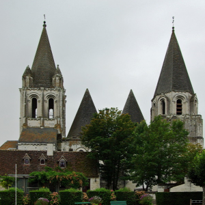 Loches, Loches, Église st-Ours