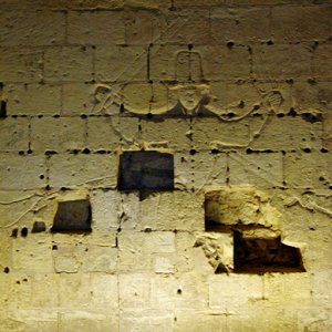 Loches Donjon, graffiti