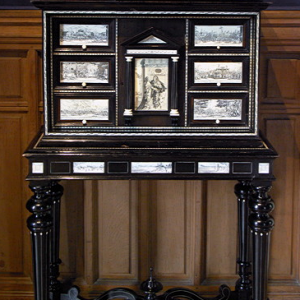 Azay-le-Rideau Château - Ivory cabinet in the Royal Apartment.png