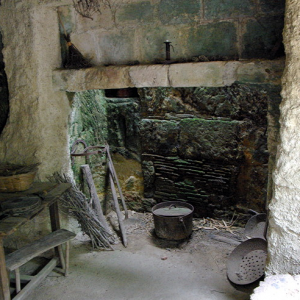 La Vallée Troglodytique des Goupillieres - hearth.png