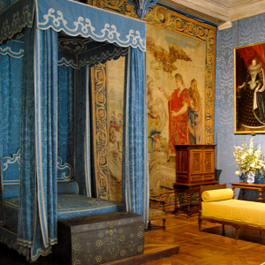 Château de Chambord - Queen's bedchamber.png