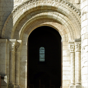 Collegiale de St-Aignan - south door.png