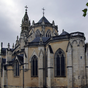 Châteauneuf-sur-Cher, Basilique Notre-Dame des Enfants.png