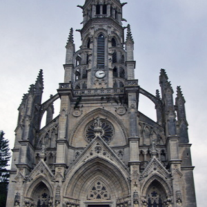 Châteauneuf-sur-Cher, Basilique Notre-Dame des Enfants.png