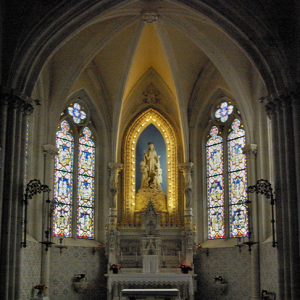 Châteauneuf-sur-Cher, Basilique Notre-Dame des Enfants - ambulatory altar.png
