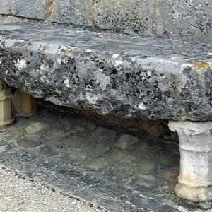 Antigny, Église Notre-Dame - funeral slab.png