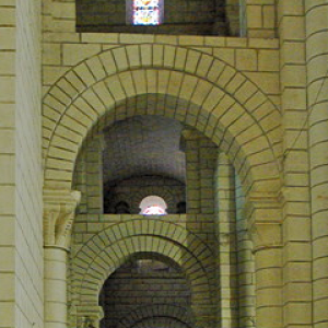 Preuilly-sur-Claise, Abbey of St-Pierre - north aisle.png