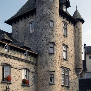 Montsalvy château