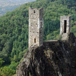 Peyrusse-le-Roc, Château Inférieur on Roc del Thaluc