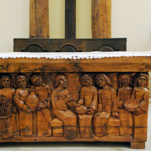 Peyrusse-le-Roc, church - altar