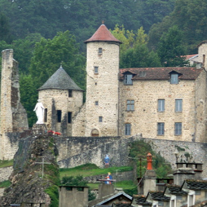 Laroquebrou, Château