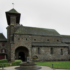 St-Cernin, Église St-Saturnin