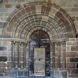 Salers - church door