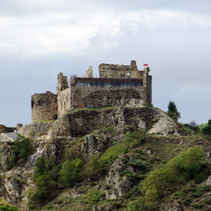 Château de Beaufort seen from Goudet