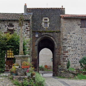 Arlempdes, gateway from inside the village