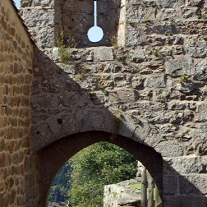 Montarcher - medieval gateway