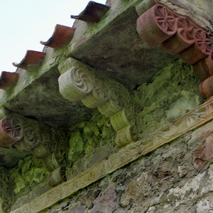 Iglesia Santa Maria de Lebaña - detail of roof
